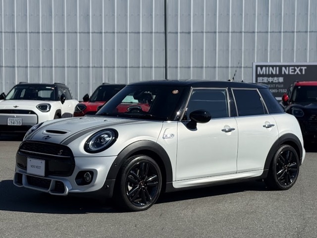 当店の中古車をご覧いただき、ありがとうございます！MINI クーパーS 5ドアのご紹介です！