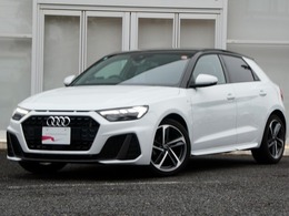 アウディ A1スポーツバック 25 TFSI Sライン Slineインテリア　コンビニアシスタンス