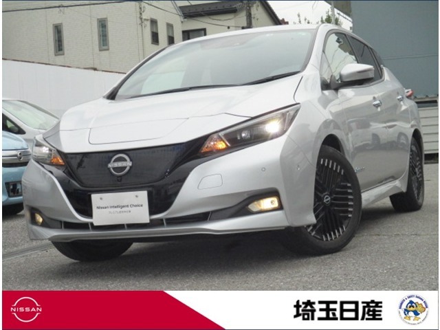 当社社用車UP！！走行約9500km！！平成/令和4年式、走行距離少なく装備充実のお買い得なシルバーのリーフ Gが入庫しました！！内外装大変キレイです☆中古車は総額でご検討下さい♪