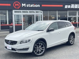 ボルボ V60クロスカントリー T5 AWD SE 4WD 本革シートACCリアPDC純正18AW