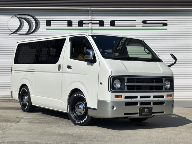 SantaRosa初となるハイエース専用フェイスキットの「Durandal」装着の1台が完成致しました。