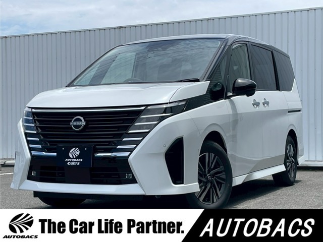 オートバックスカーズNEW土山店です♪日産「セレナ」グレードは「e-PowerハイウェスターV」※装着済みメーカーオプション費用は車両価格に含まれています。