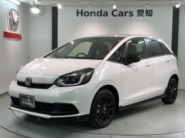 全国納車可 第三者機関証明書付 Honda SENSING 新車保証 試乗禁煙車 ナビVXU-245FTi フルセグ Rカメラ CD録音 BTオ-ディオ DVD ETC LEDライト VSA装備のフィットe:HEV ホームブラックスタイル入庫！