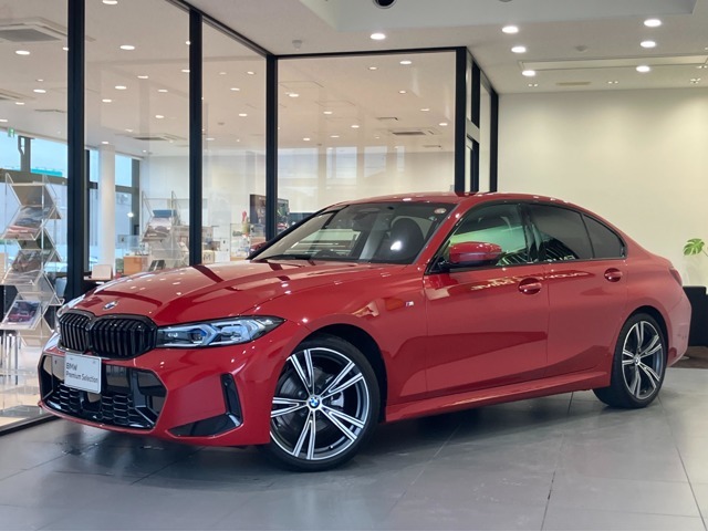 320d xDrive エディションシャドーが入庫しました。メルボルンレッドのお車です。