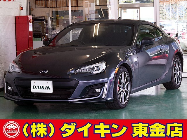 高年式・高品質・無修復車の専門店として全国に良質車を販売して50年の実績。品質チェックシステムは厳しく安心です。整備に関しては、自社工場にて52項目に及ぶ法廷整備さらに電装品等のチェックを徹底して行います