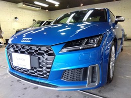 アウディ TTSクーペ 2.0 4WD 黒革 シートH B/Oサウンド 障害物センサー