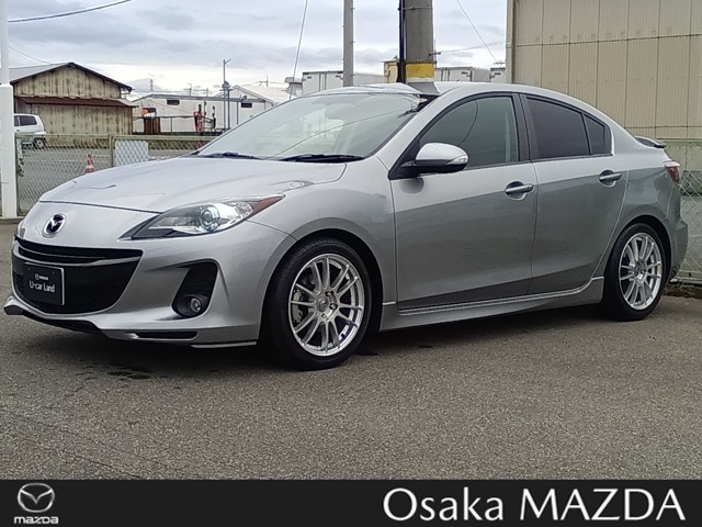 大阪マツダ香里ULです。アクセラ　が入荷致しました！ご検討お願い致します。