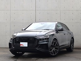 アウディ Q8 55 TFSI クワトロ Sライン 4WD ブラックスタイリングP　22AW　コンフォー