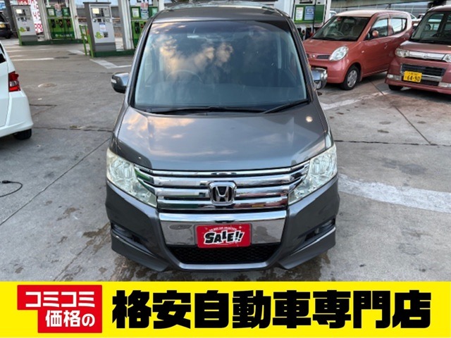 購入者特典☆オイル交換を無料で行い納車☆次回の車検までガソリン2円引きの会員カード☆オイル交換3回無料券☆BOXティッシュ5箱☆をプレゼントしています☆