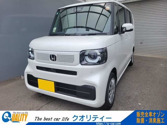 登録済み未使用車に純正ナビと前後ドライブレコーダーを取り付けた限定1台のお車、屋内展示で大切に展示しています。