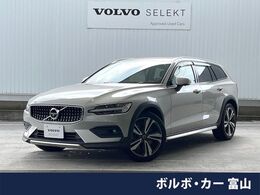 ボルボ V60クロスカントリー T5 AWD プロ 4WD 認定中古車　白革シート　harmankardon　マ