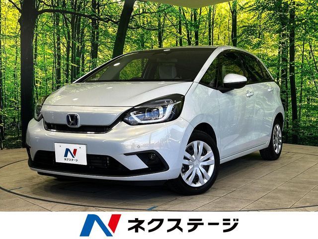 衝突被害軽減システム　レーダークルーズ　禁煙車　ハーフレザーシート