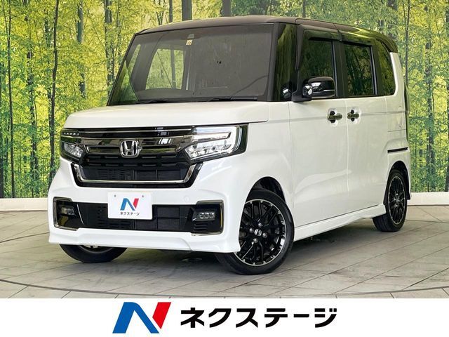 両側電動ドア　SDナビ　バックカメラ　衝突被害軽減システム　禁煙車