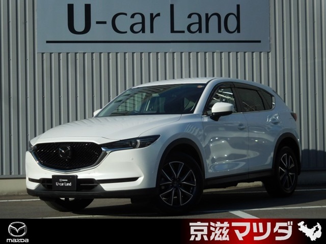 【マツダデザイン】　クルマを単なる移動手段だけでは終わらせない。それ自体に魂が宿った様な、躍動感溢れるボディ造形を目指しました。