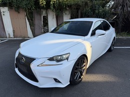 レクサス IS 300h Fスポーツ ブラックハーフレザーシート/シートヒータ