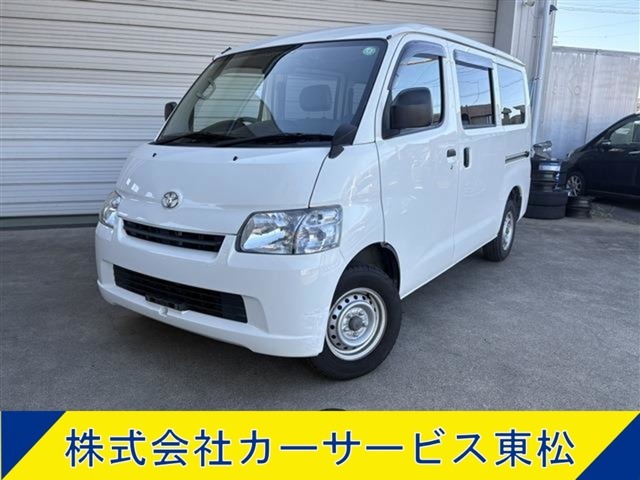 年式H30.5月、走行距離5万キロ台です。力強い走りが人気の4WDになります。