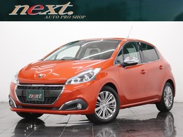 プジョー 208 アリュール 純正ナビ　オートライト　オートエアコン