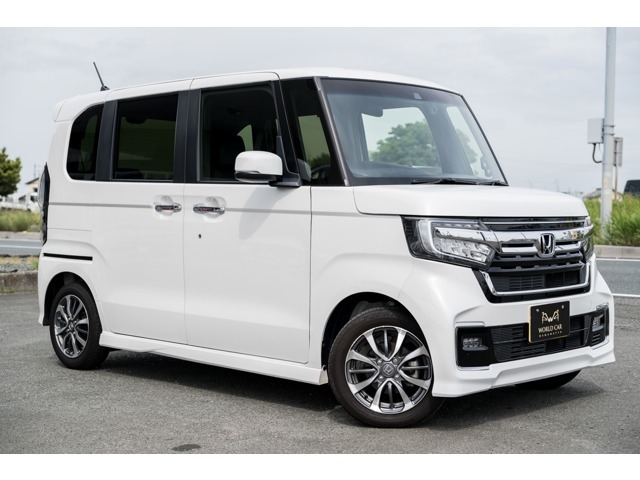 この度は、当社のお車をご覧頂き誠にありがとうございます。お車の状態や、装備の詳細は無料通話のフリーダイヤル0066-9711-954298へご連絡ください。担当者がご案内させていただきます。