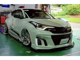 トヨタ C-HR ハイブリッド 1.8 G カスタム車両　エアサス　　構造変更済み