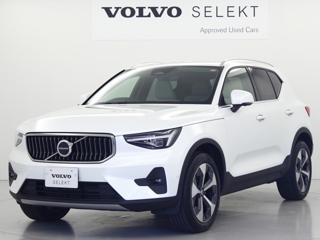 2025モデル 登録済未使用車 XC40 ULTRA B4 AWD プレミアムパール Googleナビ ETC ブロンドレザーシート♪入荷しました
