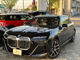 BMW i7 xドライブ60 Mスポーツ 4WD 黒革　エンターティメントP 20AW　禁煙車
