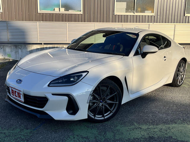 ご好評につき、お得なパック販売も継続中！！保証・定期点検・次回車検の基本料金・登録費用・車庫証明・希望ナンバー・ロードサービス等大切なお車を末永くお乗り頂けます！！（遠隔地除く）