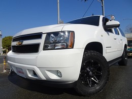 シボレー サバーバン LT 4WD 新車並行車 後期6AT 外AW 外マフラー