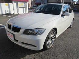 BMW 3シリーズ 320i 