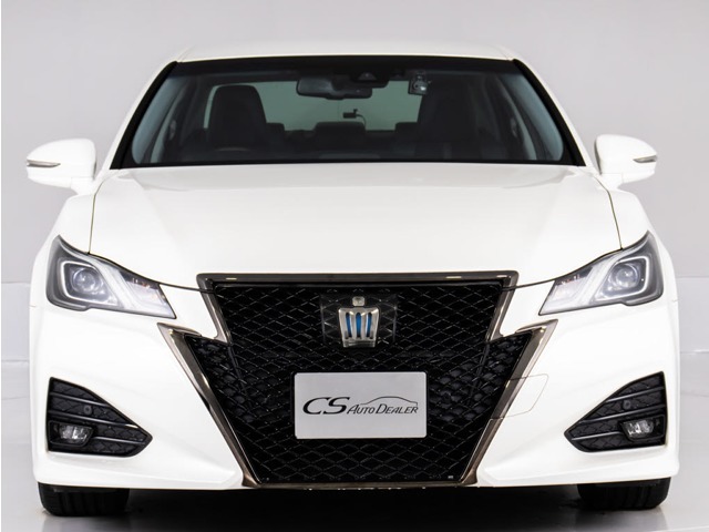 関東最大級クラウン専門店！人気のクラウンがずらり！車種専属スタッフがお出迎え！色々回る面倒が無く、その場でたくさんの車両を比較できます！グレードや装備の特徴など、ご自由にご覧ください！