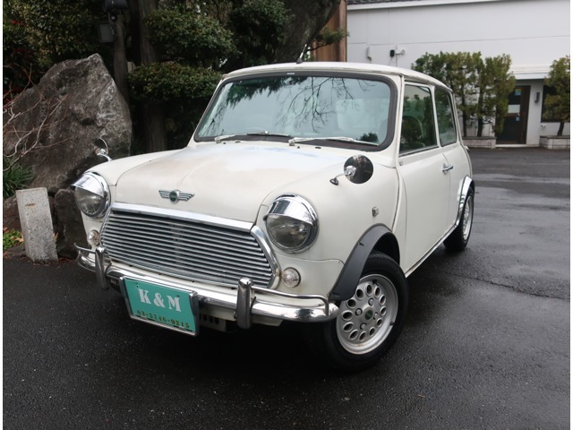 当店は東京都品川区で創業25年になる「輸入車」「旧車」のセレクトショップです。法定整備と保証付きですので遠方のお客様も安心してご利用ください。業販も可能です。お気軽にお問い合わせください。
