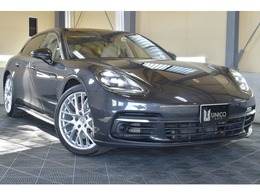 ポルシェ パナメーラスポーツツーリスモ 4 Eハイブリッド PDK 4WD ホワイトレザー　スポーツクロノ　PDLS+