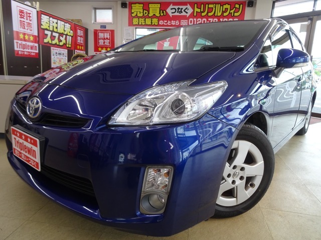 カーセンサーネットさんの中に数多くある販売店の中で、トリプルウィンのプリウスを選んで頂き誠に有り難う御座います。前オーナー様から受け継いだ想いを担当の木下がお伝えします。よろしくお願い致します。