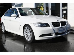 BMW 3シリーズ 320i 