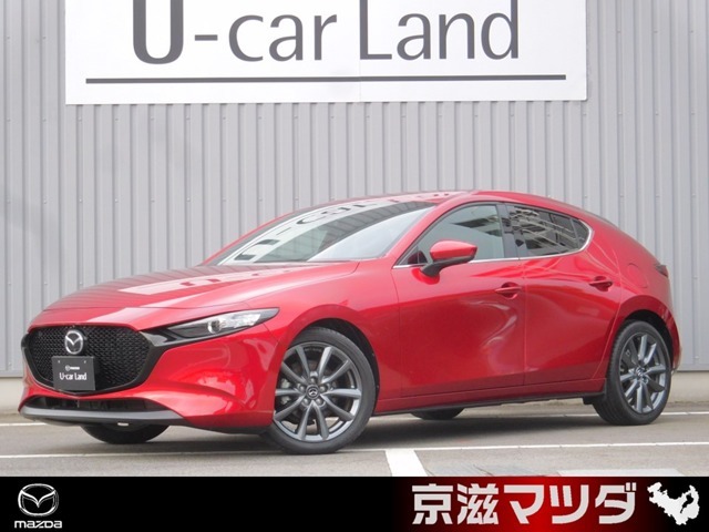 【マツダデザイン】　クルマを単なる移動手段だけでは終わらせない。それ自体に魂が宿った様な、躍動感溢れるボディ造形を目指しました。