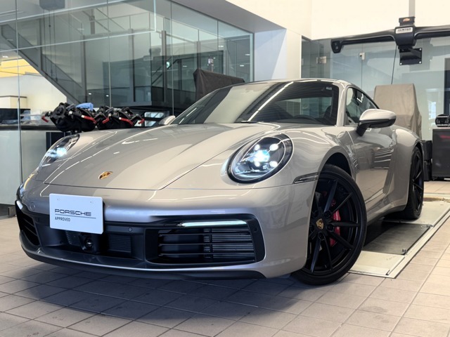 2020年式　モデルイヤー2020年　911カレラ4S　外装色：GTシルバーメタリック　内装色：レザーインテリアブラック
