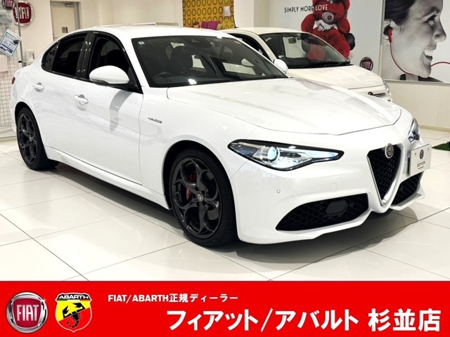 ’22　アルファロメオ　ジュリア　ヴェローチェ　黒革仕様、入荷しました！