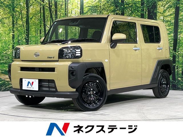 4WD　ガラスルーフ　スマートアシスト　禁煙車　コーナーセンサー