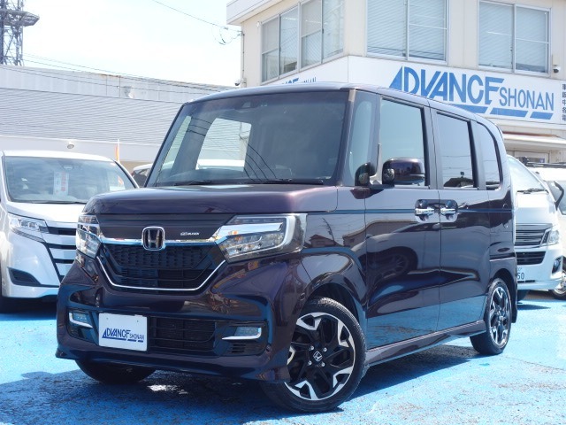 当店の中古車は、オートオークションから厳選して仕入れた後、店頭にてさらに第三者の評価検査を受けております。