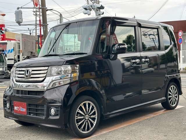車両をご覧いただきありがとうございます！当店の車両は掲載後1日で売れてしまう車も多いです！売約済みだとご迷惑をお掛けしてしまう為、ご来店の際は事前にご連絡下さい♪