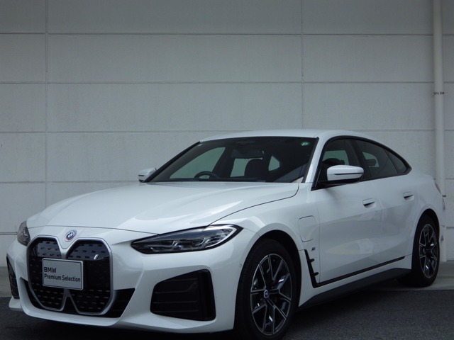 在庫のお問い合わせはBMW正規ディーラー　Nagoya-Minami　BMW　TEL：052-821-2002　　（10：00～19：00　第1、第3火曜、毎週水曜日定休　）までお問合せ下さいませ。
