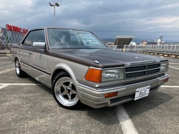 日産 グロリアセダン Sターボ 社外マフラー　社外15インチAW　CD