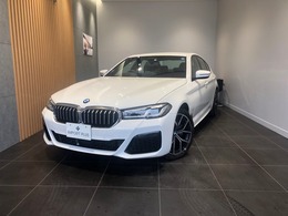 BMW 5シリーズ 523d xドライブ Mスポーツ ディーゼルターボ 4WD ワンオーナー/禁煙車/ナビ/バックカメラ