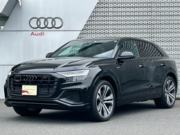 アウディ Q8 55 TFSI quattro アウディ認定中古車ブラックスタイリング