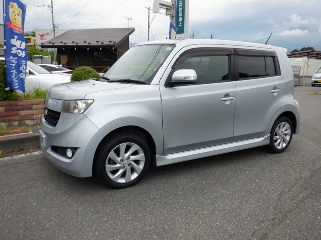 オートマ4WD　ナビTV付のお買得禁煙車です！！
