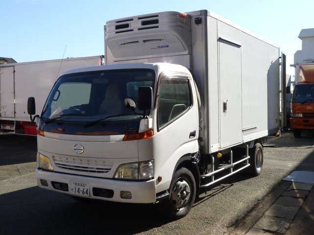 ■熊本国道3号線沿いに2t、4tトラックの展示場がございます！！大型トラックも取り扱っています。自社にて架装・塗装・改造・いたします♪