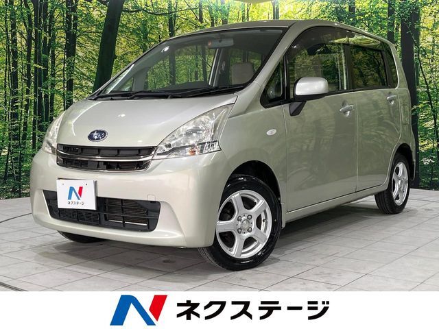 4WD　メモリーナビ　バックカメラ　禁煙車　キーレス　オートエアコン