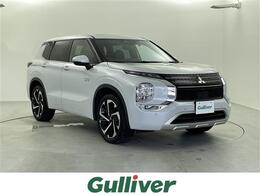 三菱 アウトランダー PHEV 2.4 P 4WD 純正9インチナビ　全方位カメラ　サンルー