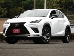レクサス NX 300h Fスポーツ 黒革シート　サンルーフ　純正ナビTV