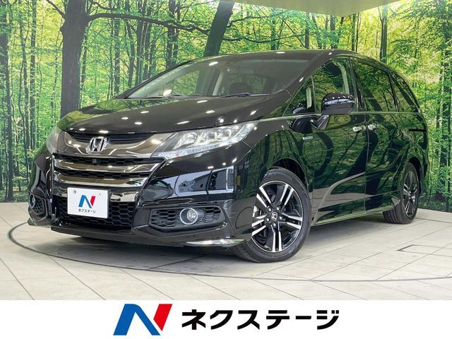 禁煙車　純正ナビ　両側電動ドア　後席モニター　全周囲カメラ　衝突軽減装置