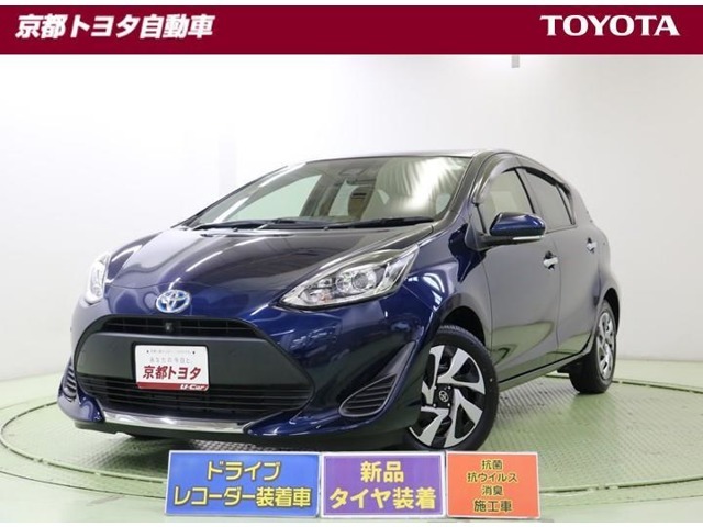 低燃費でスタイリッシュな【アクア】。アウトドアハンドルやバックドアガーニッシュにメッキ加飾を施し、高級感のある特別仕様スタイルブラックです。